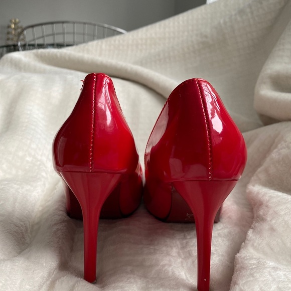 Red Heels Size 8 - Picture 1 of 3